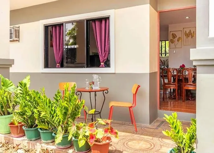 Away From 2br 6 Minutes Drive To Grand Mall Wifi, Netflix & Free Parking * Liloan