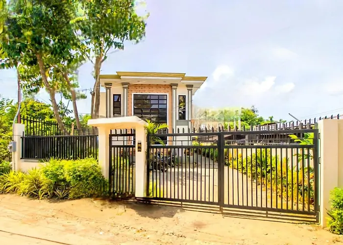 Away From 2br 6 Minutes Drive To Grand Mall Wifi, Netflix & Free Parking Apartment *